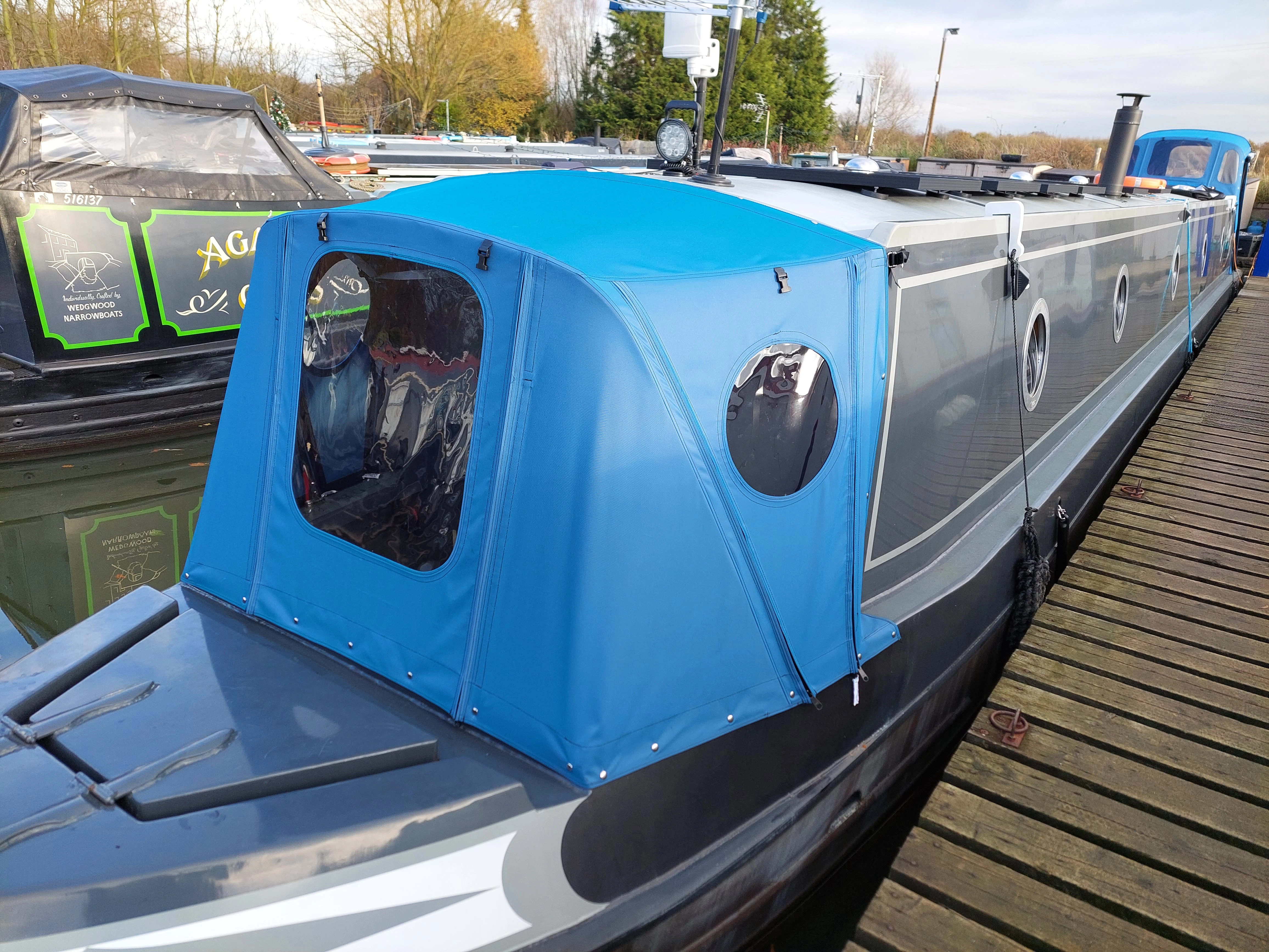 Folding Cratch Hood