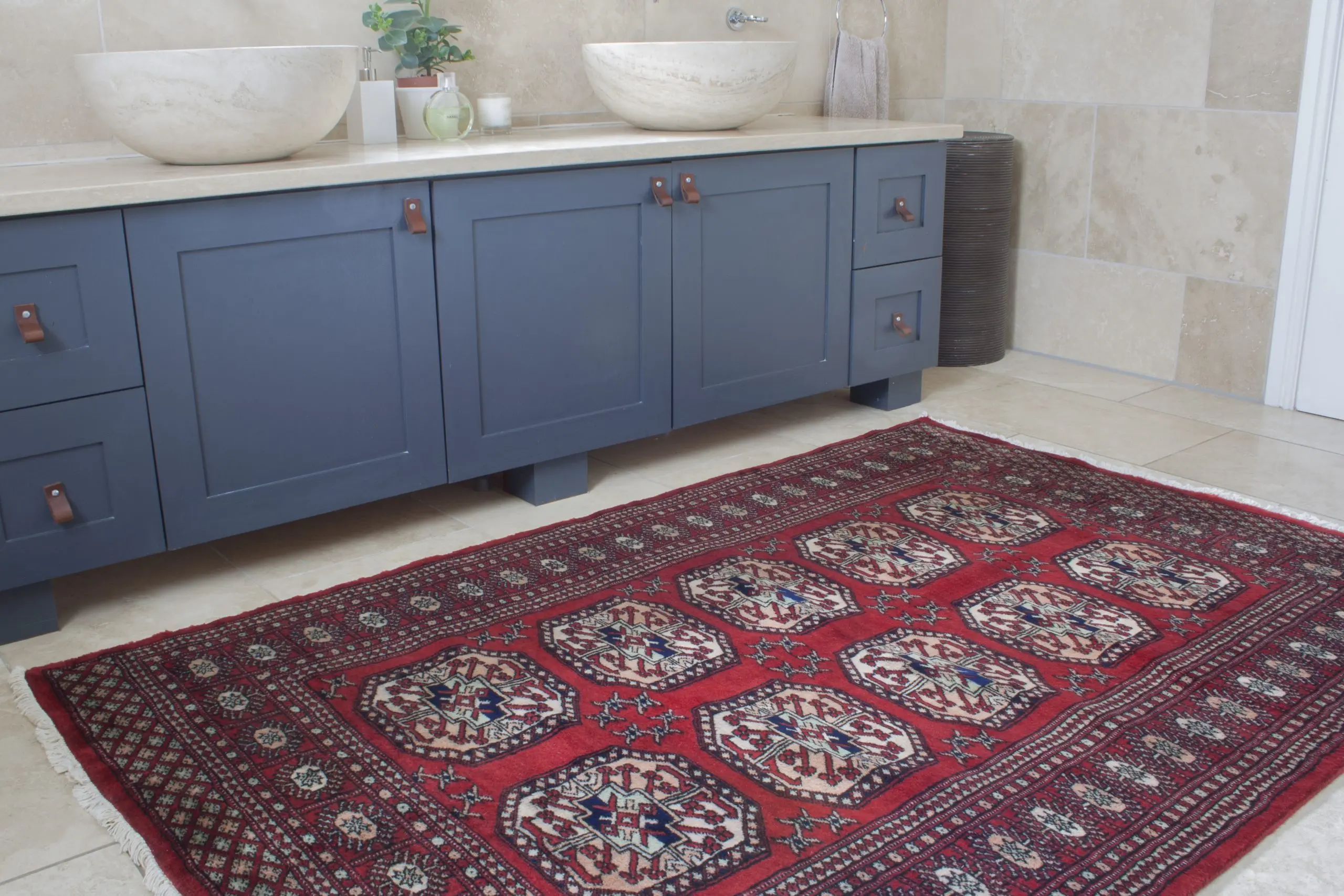 Fine Pakistan Bokhara Rug - Red - Handknotted 100% wool Bokhara rug