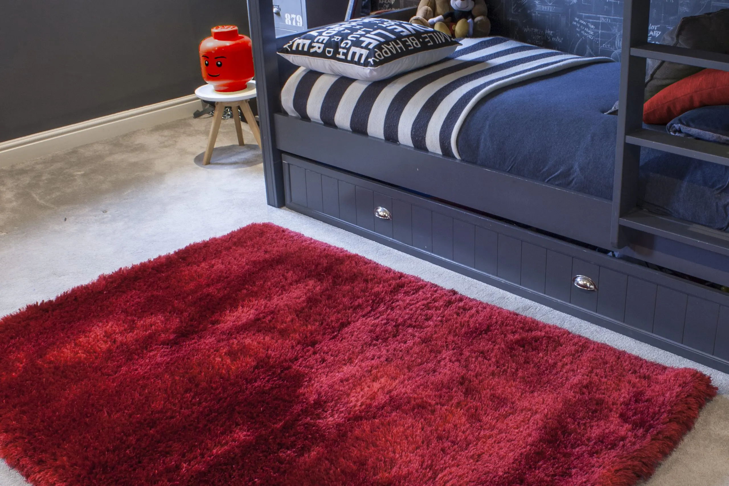 Shaggy Rug - Red - Luxuriously soft Shaggy rug CLS703