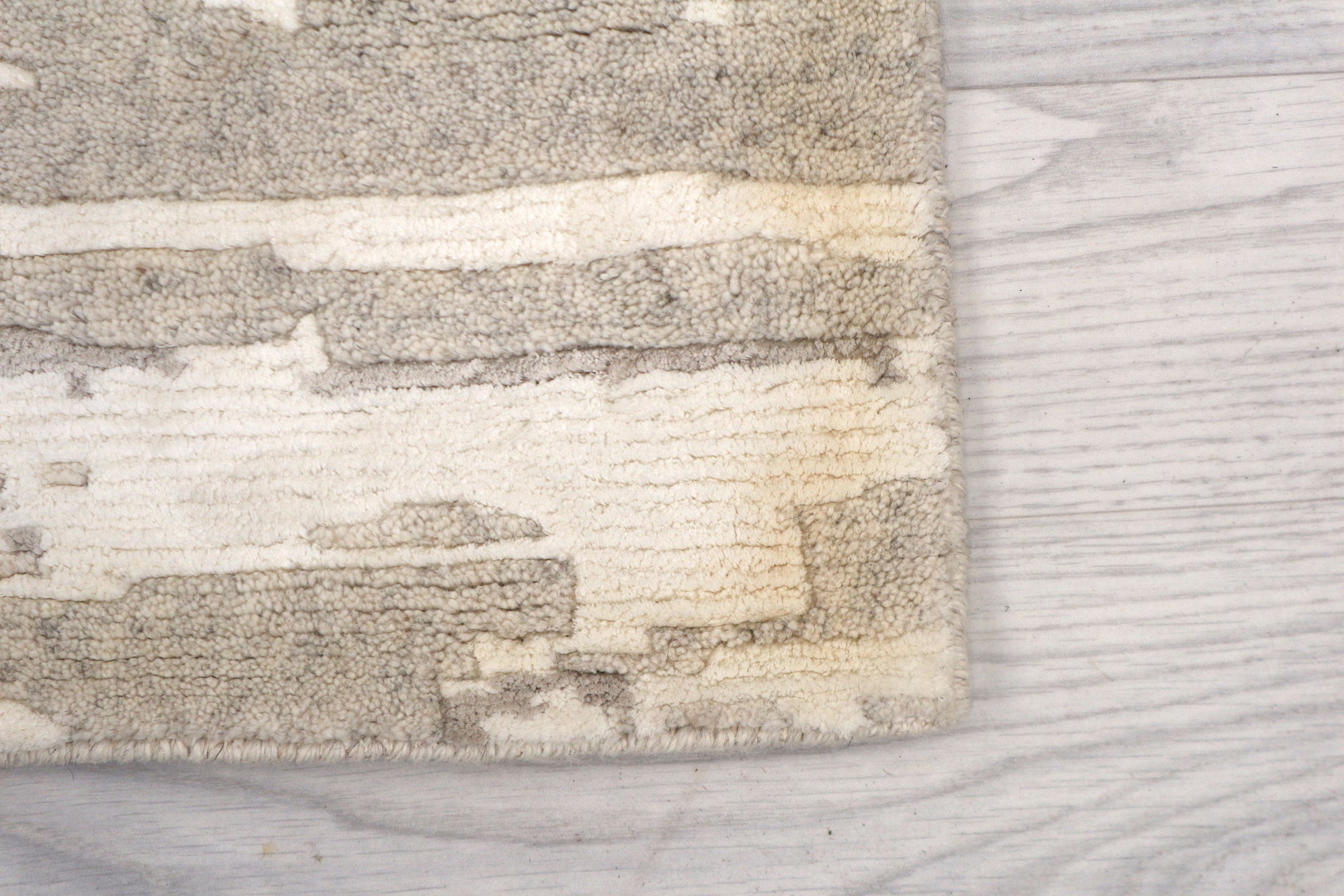 Contemporary Luxury Rug - Neutral - Indian Wool & Silk Rug FAU000150 Q
