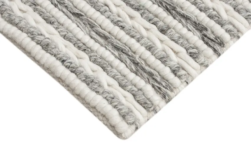 Plaited Rug - Multicoloured - Plain 100% wool rug with Plaited design ILE006