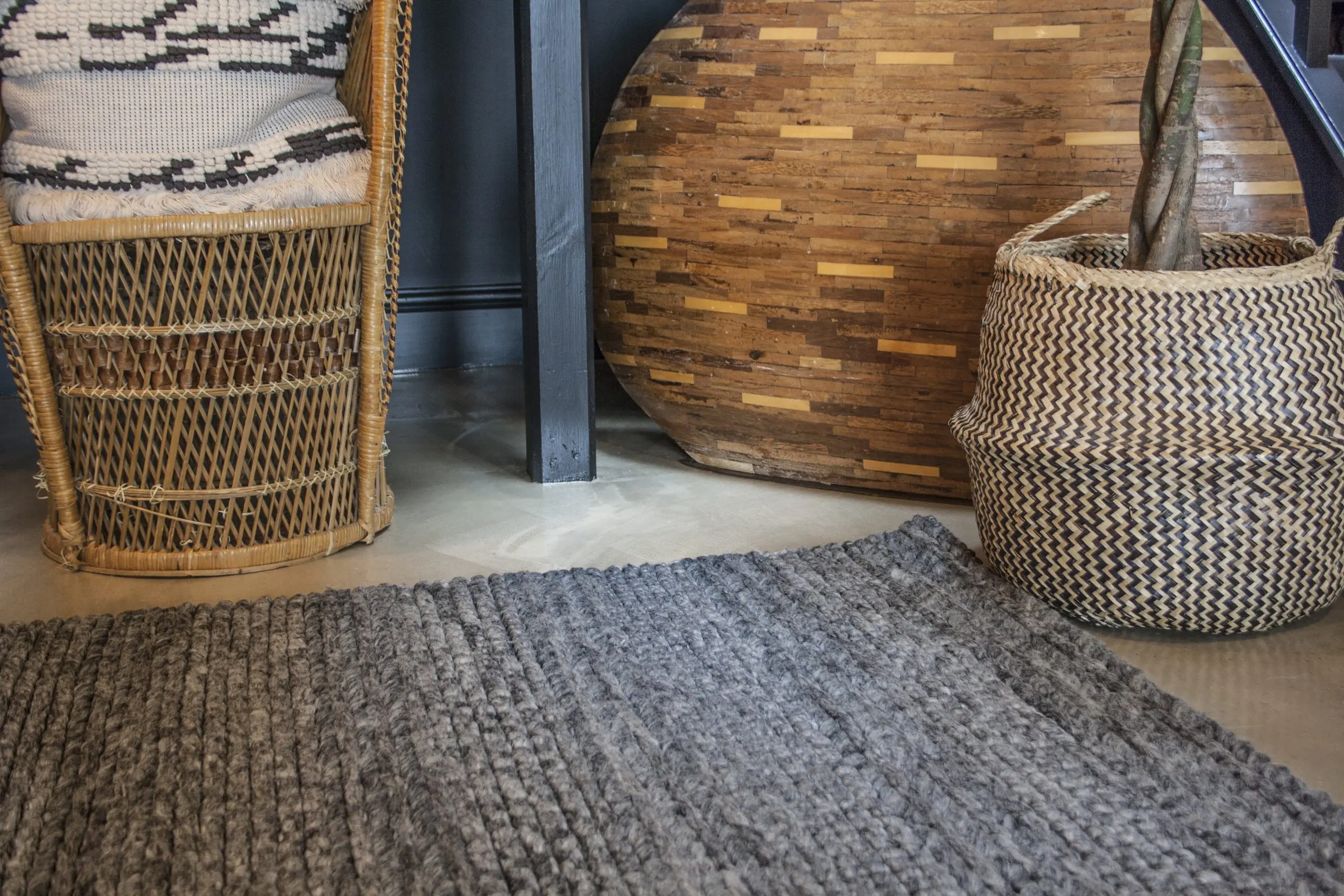 Plaited Rug - Grey - Plain 100% wool rug with Plaited design ILE004