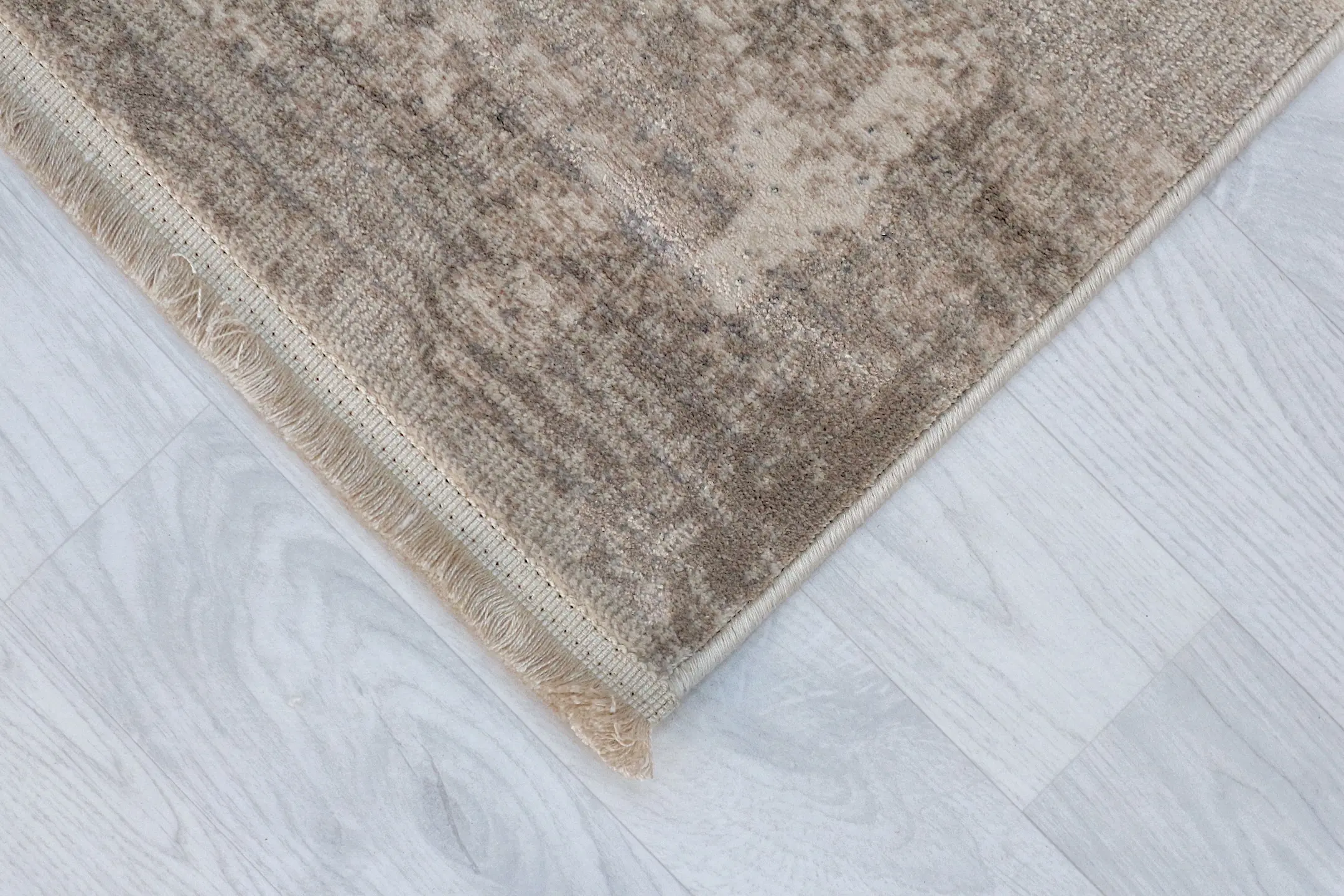 Vintage Design Rug - Cream - Machine Woven ZCA001