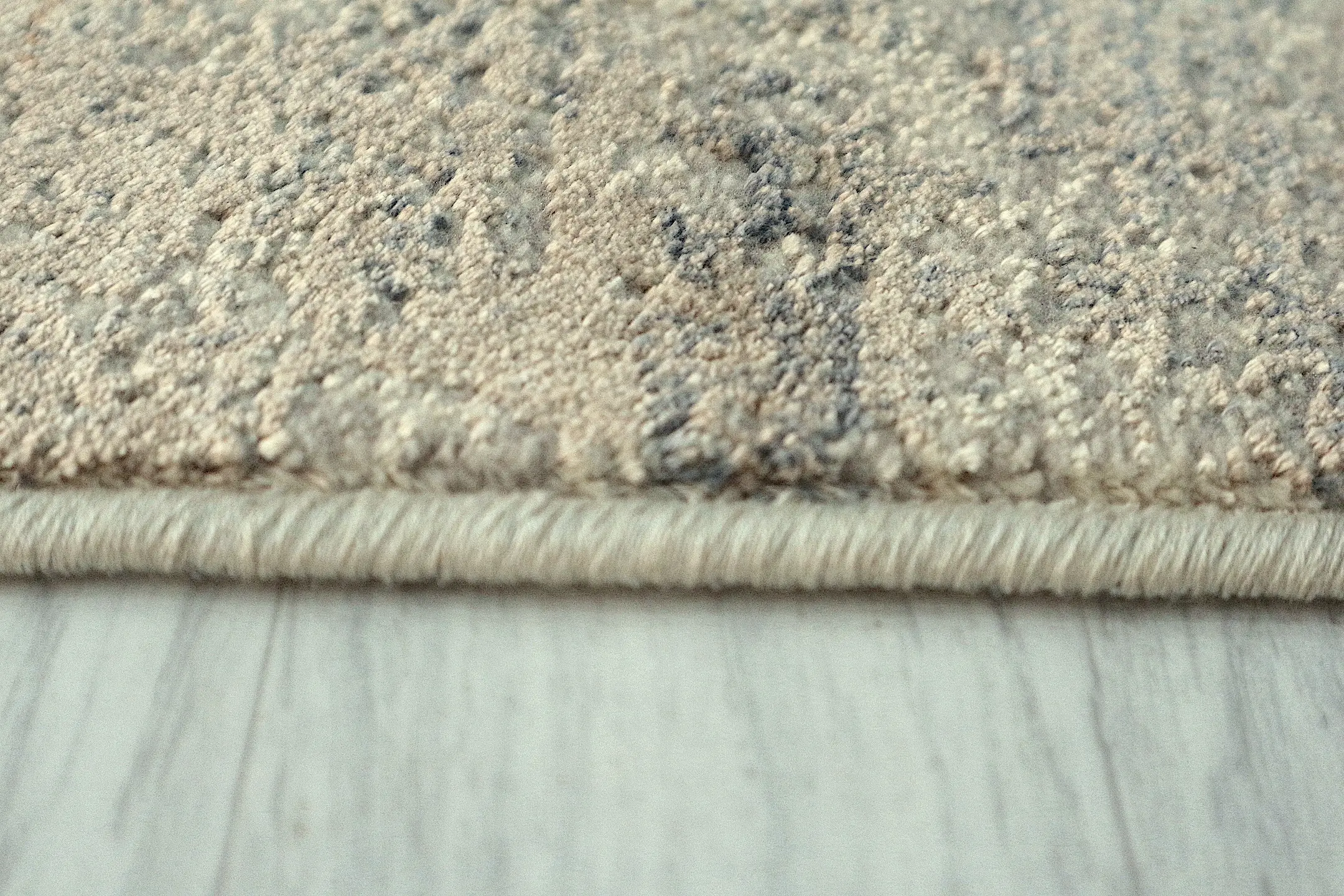 Vintage Design Rug - Cream - Machine Woven ZCA001