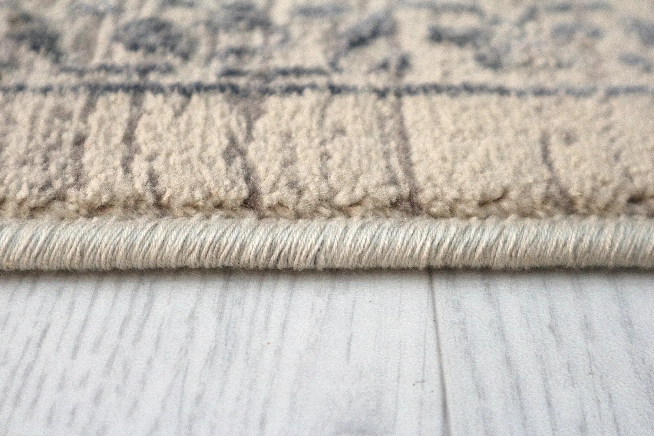 Vintage Design Rug - Cream - Machine Woven ZCA010