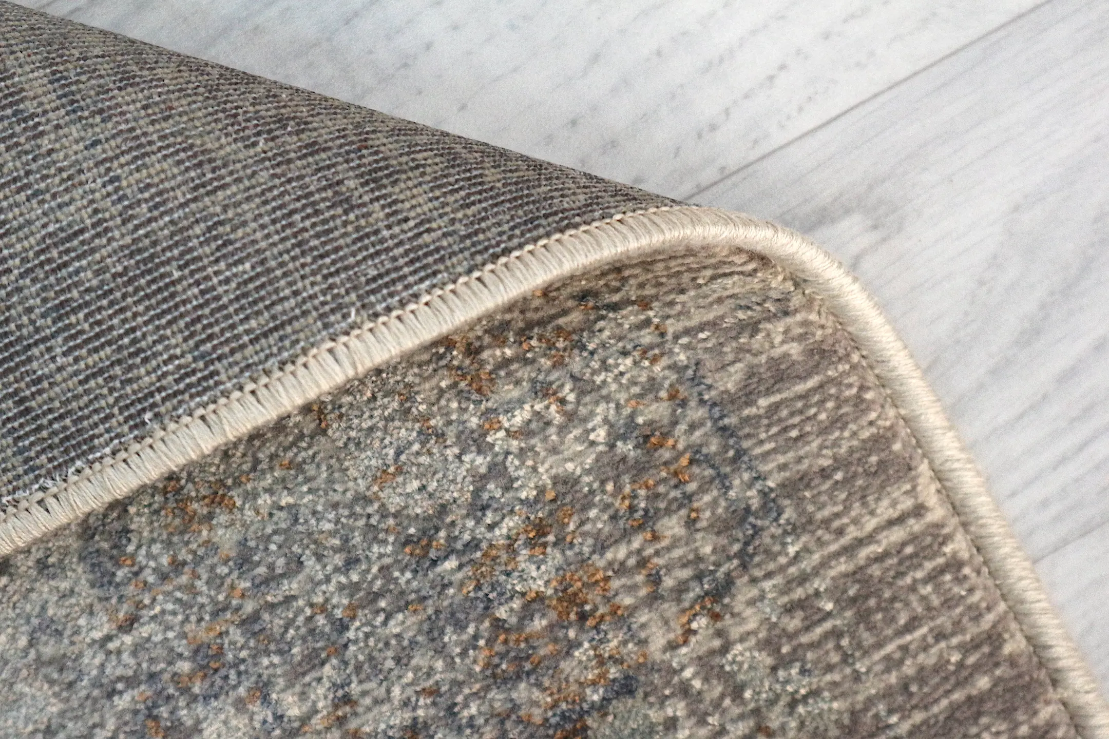Vintage Design Rug - Cream - Machine Woven ZCA010