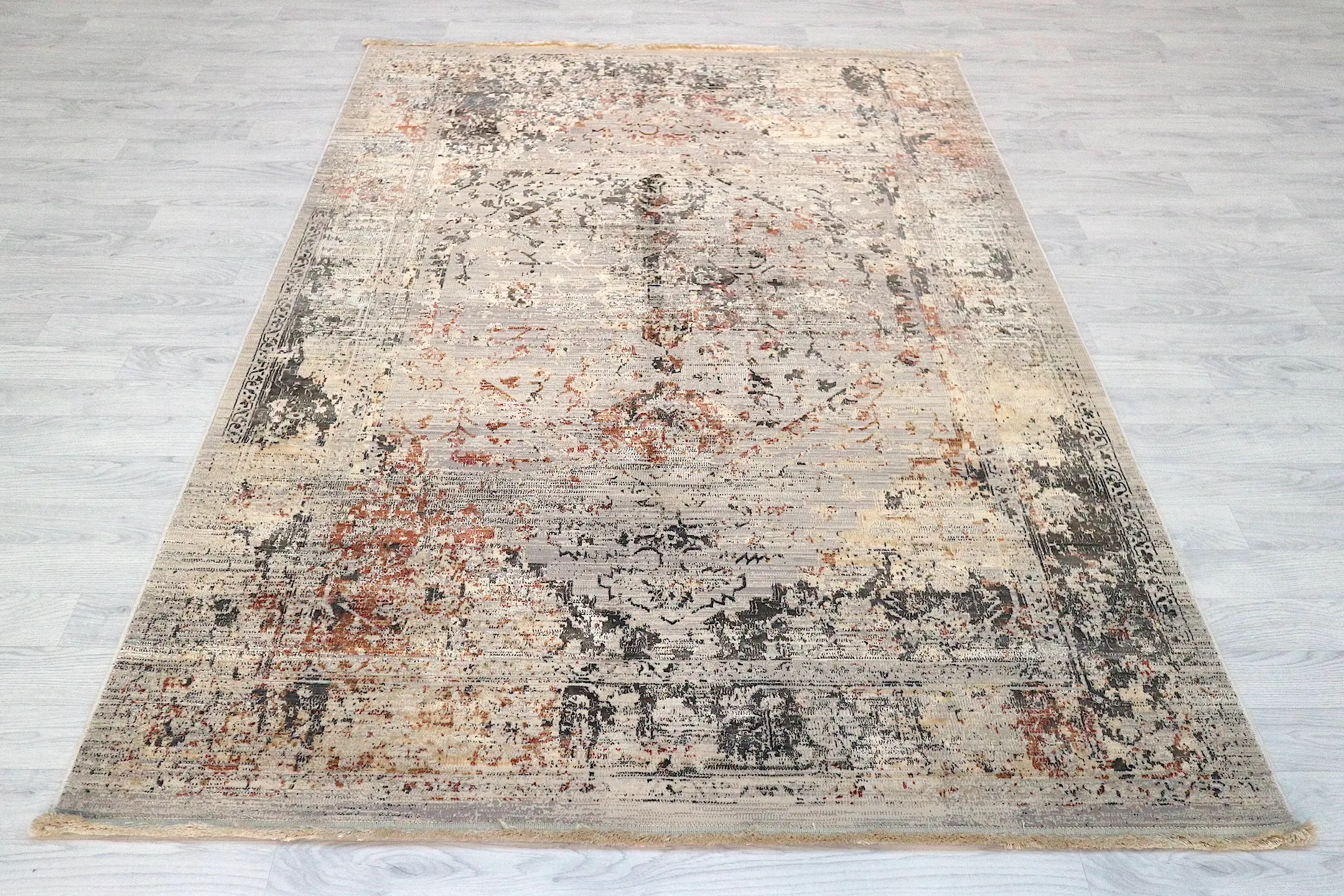 Vintage Design Rug - Cream - Machine Woven ZCA009
