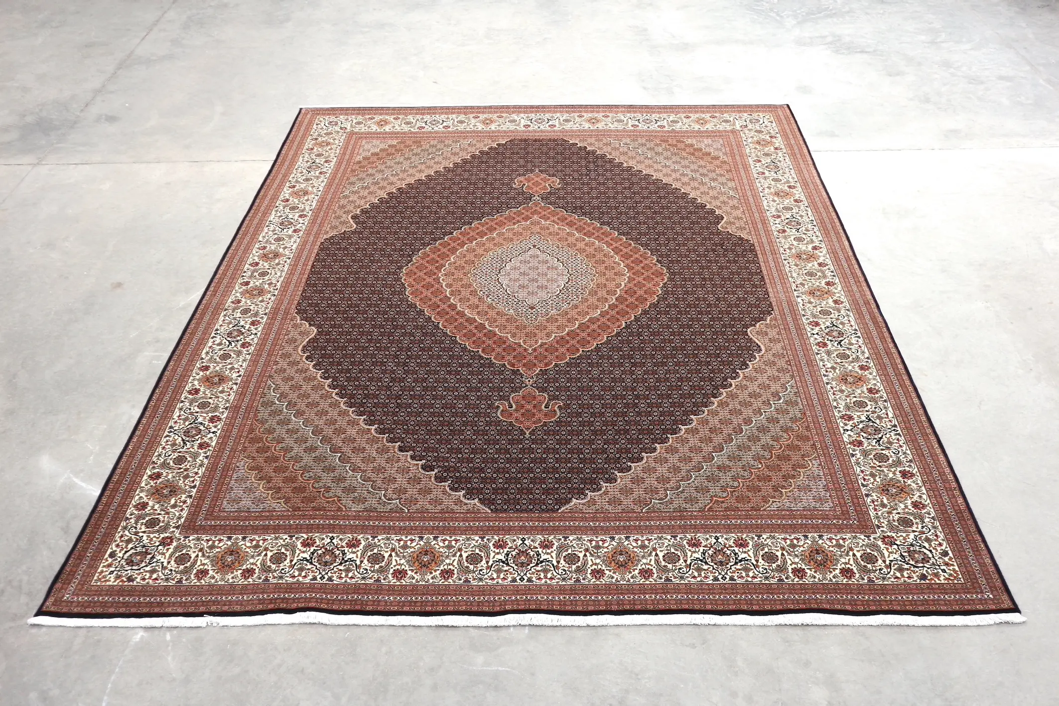 Persian Mahi Tabriz Rug QMT029104 397x298