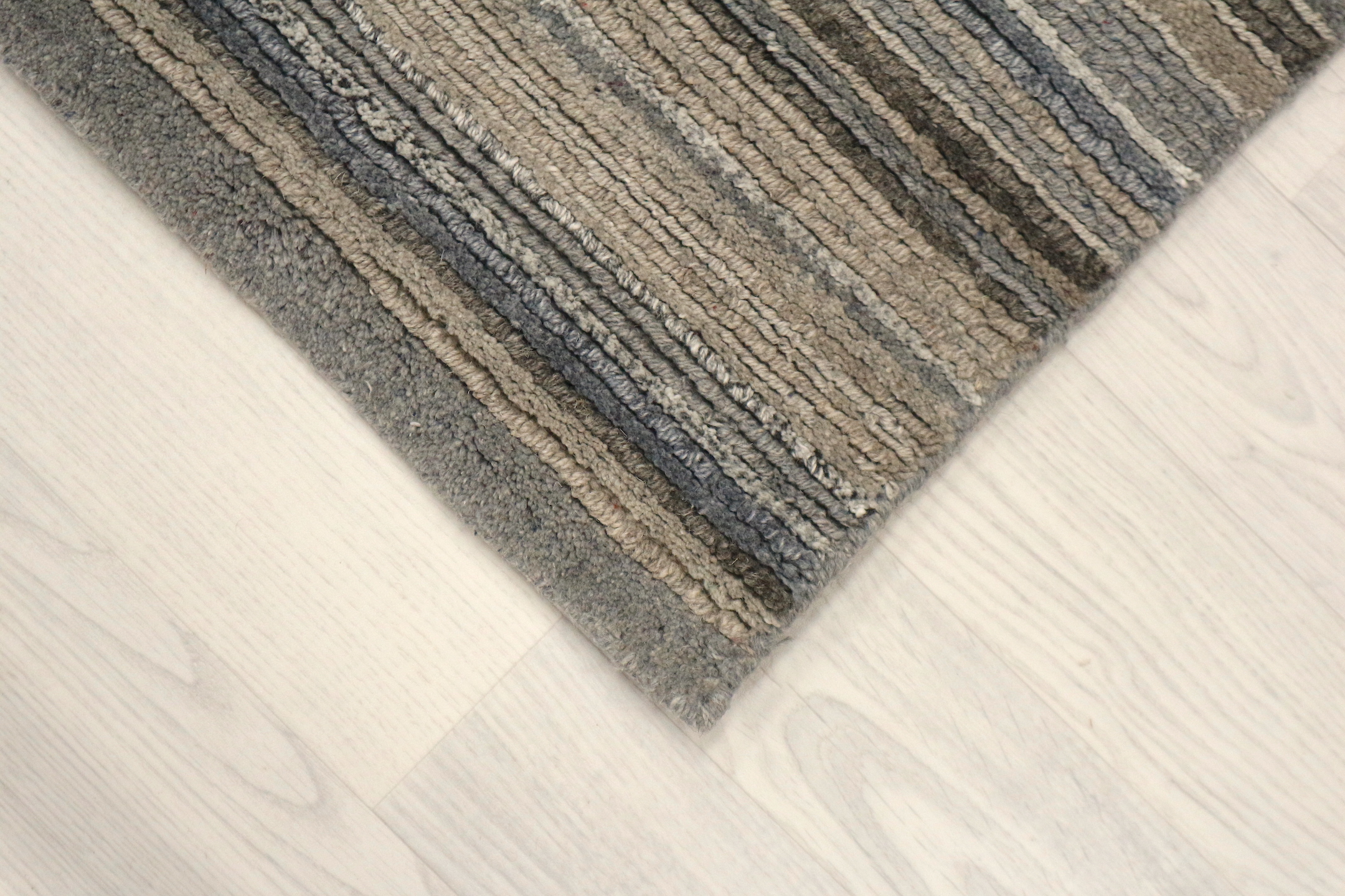 Modern Striped Rug - Indian Rug with Striped Design ECE007