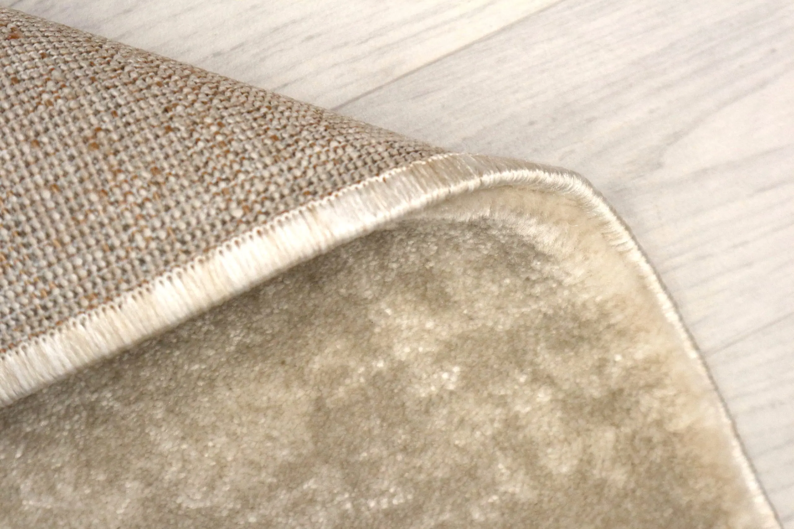 Opus Woven Rug - Machine Woven Rug with Traditional Design ZBC011