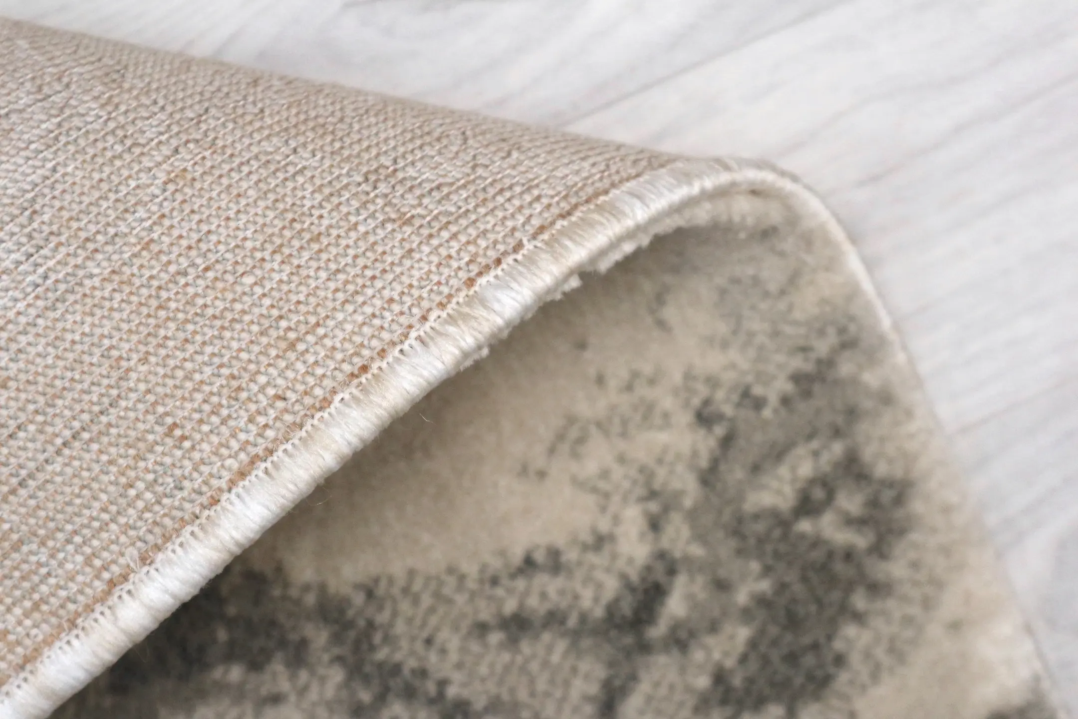 Opus Woven Rug - Machine Woven Rug with Traditional Design ZBC014