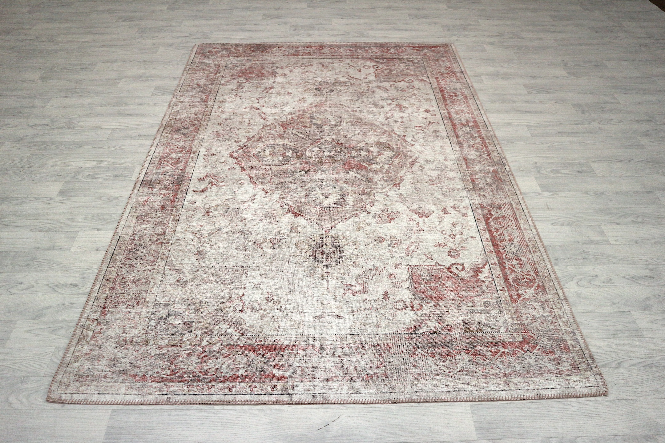 Pippur Printed Rug - Cream and Red - ZDB709