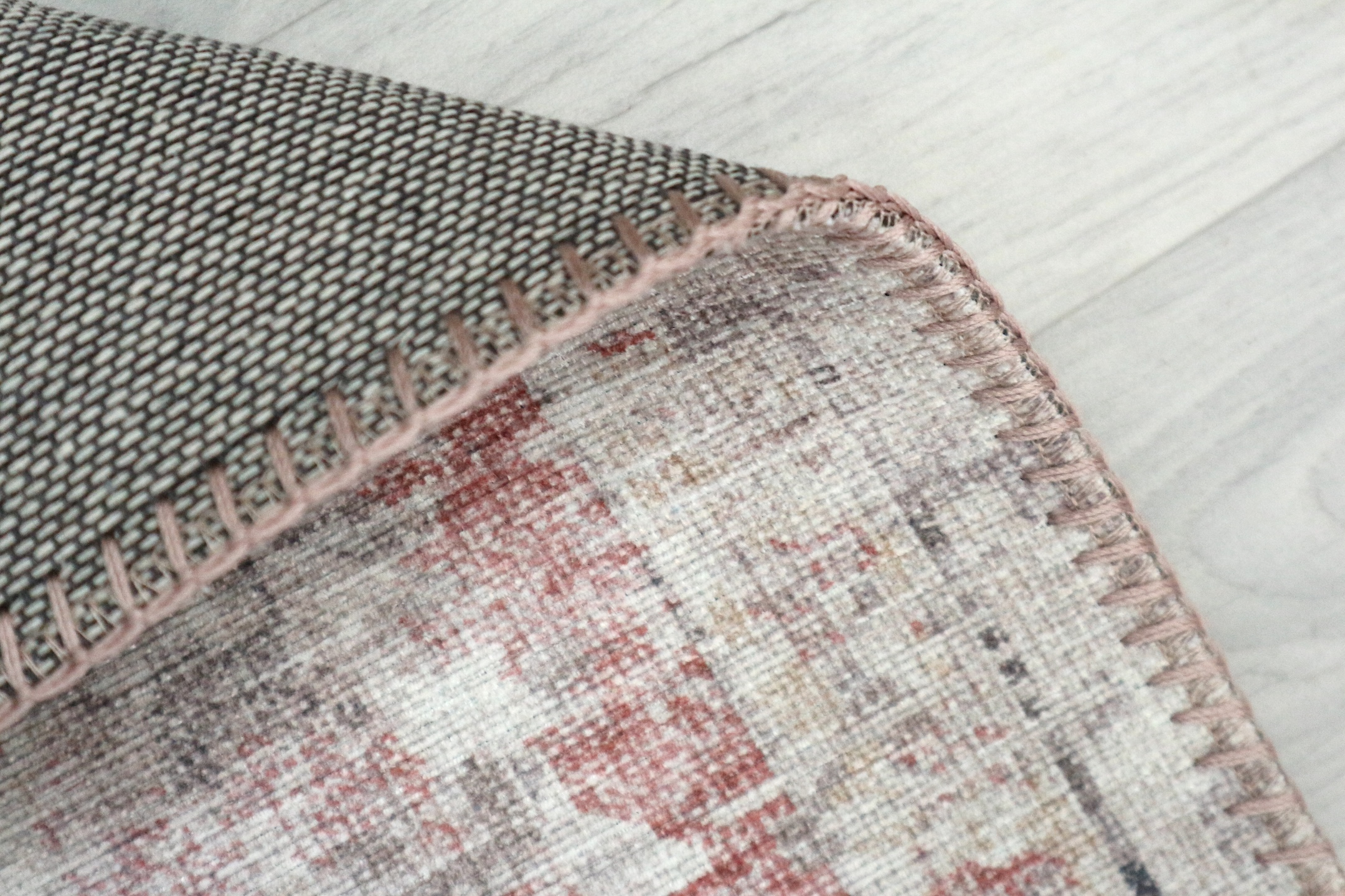 Pippur Printed Rug - Cream and Red - ZDB709