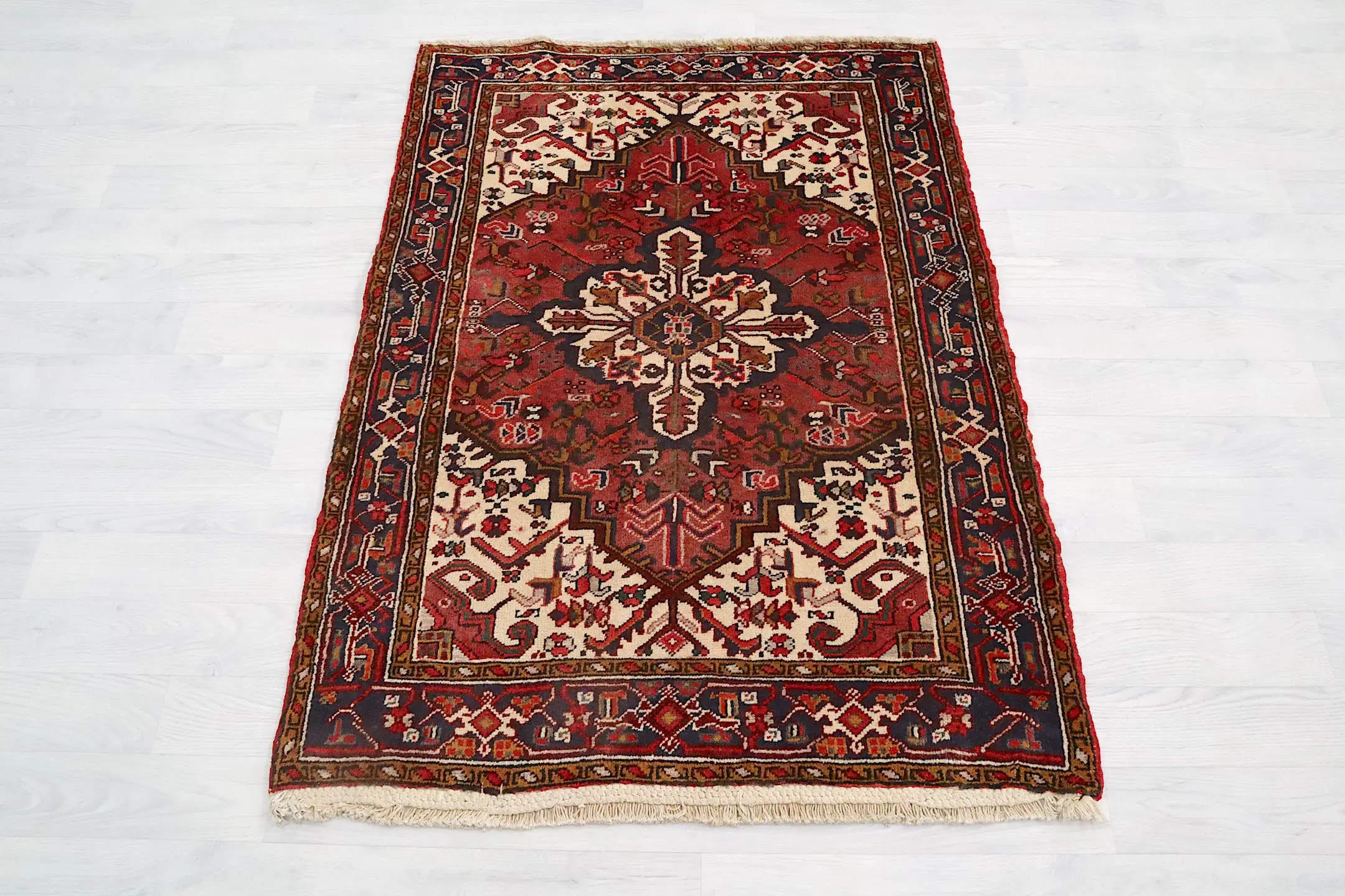 Persian Heriz Rug HER014000 1.35 x 0.96
