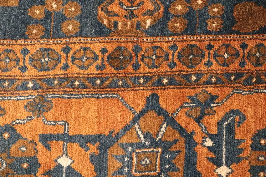 Fine Afghan Rug AKU036000 572x398