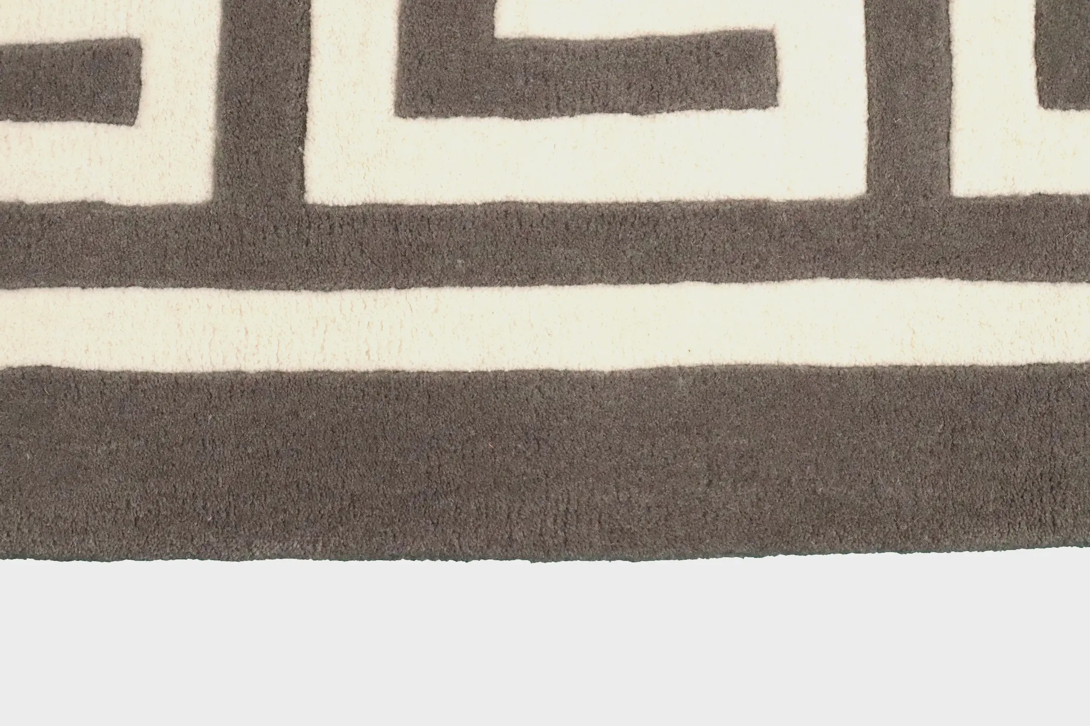 Indian Rug with Carved Greek Inspired Pattern ECD030004 415 x 304