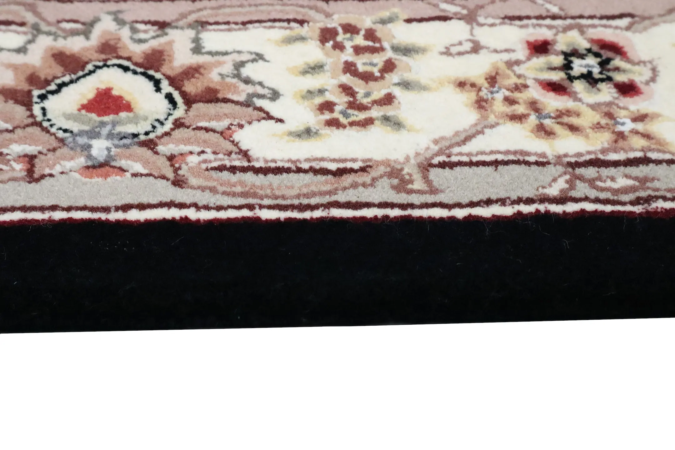 Royal Yelmi Carpet Black/Ivo CWS035264 569 x 374