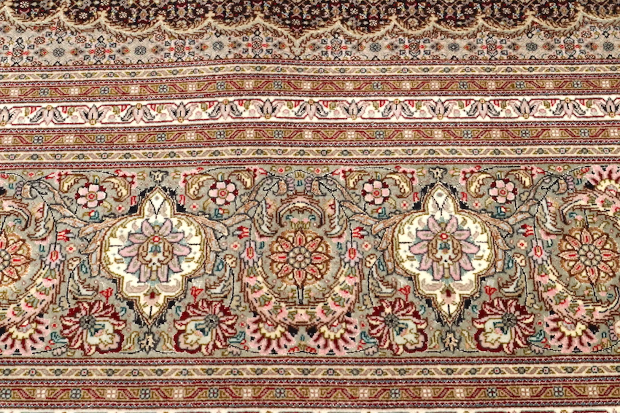 Persian Mahi Tabriz Rug QMT029088 400x302