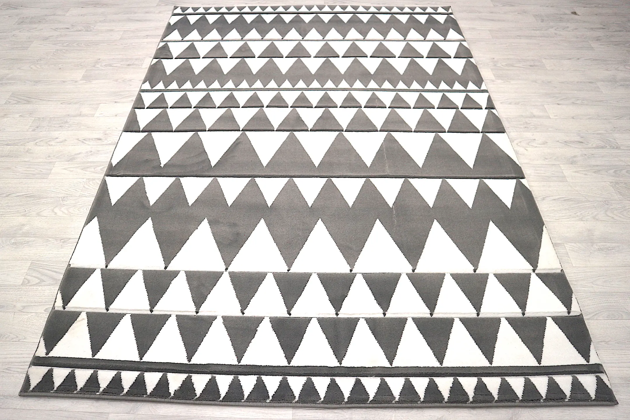 Machine woven rug -  FAU000075 AB