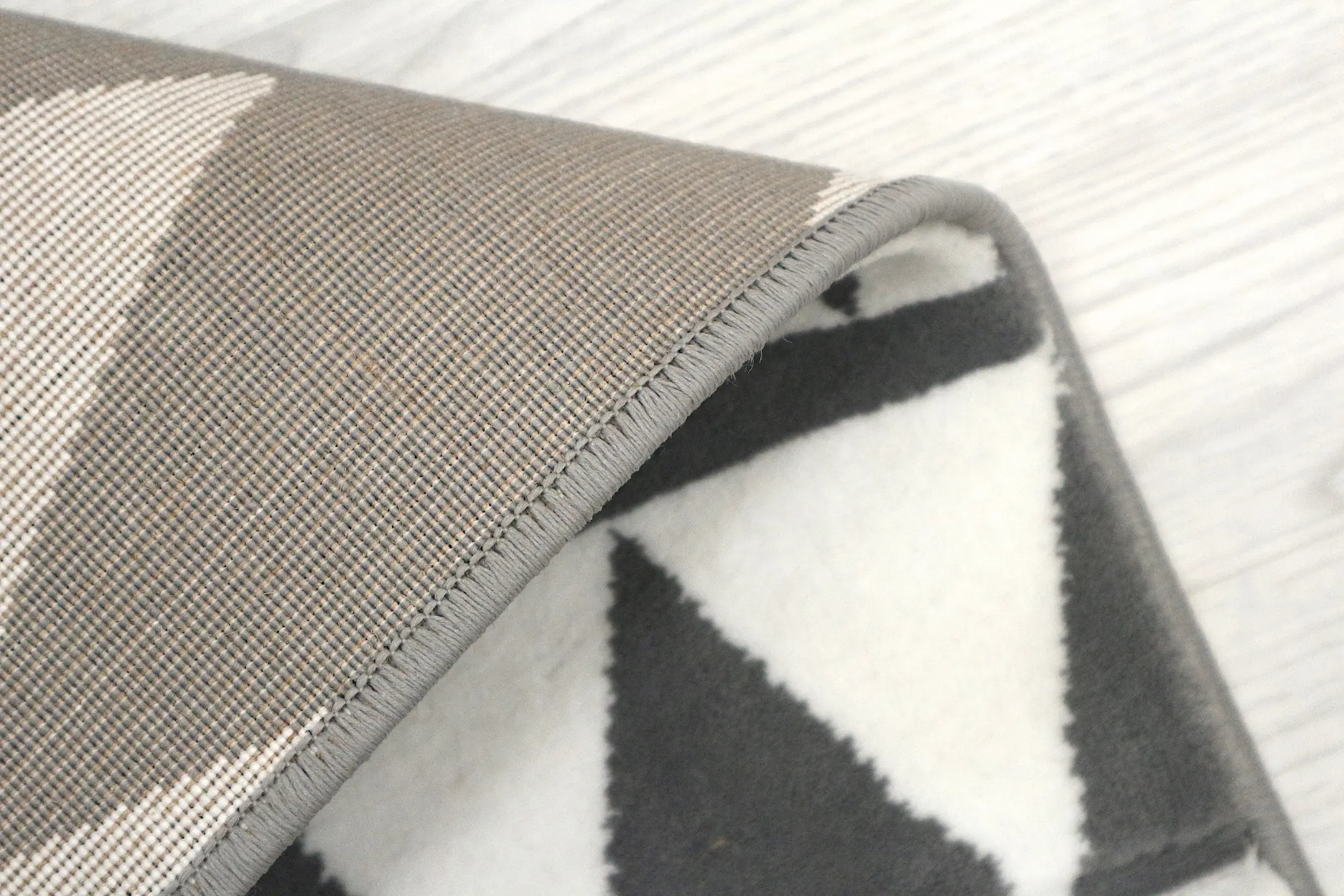 Machine woven rug -  FAU000075 AB