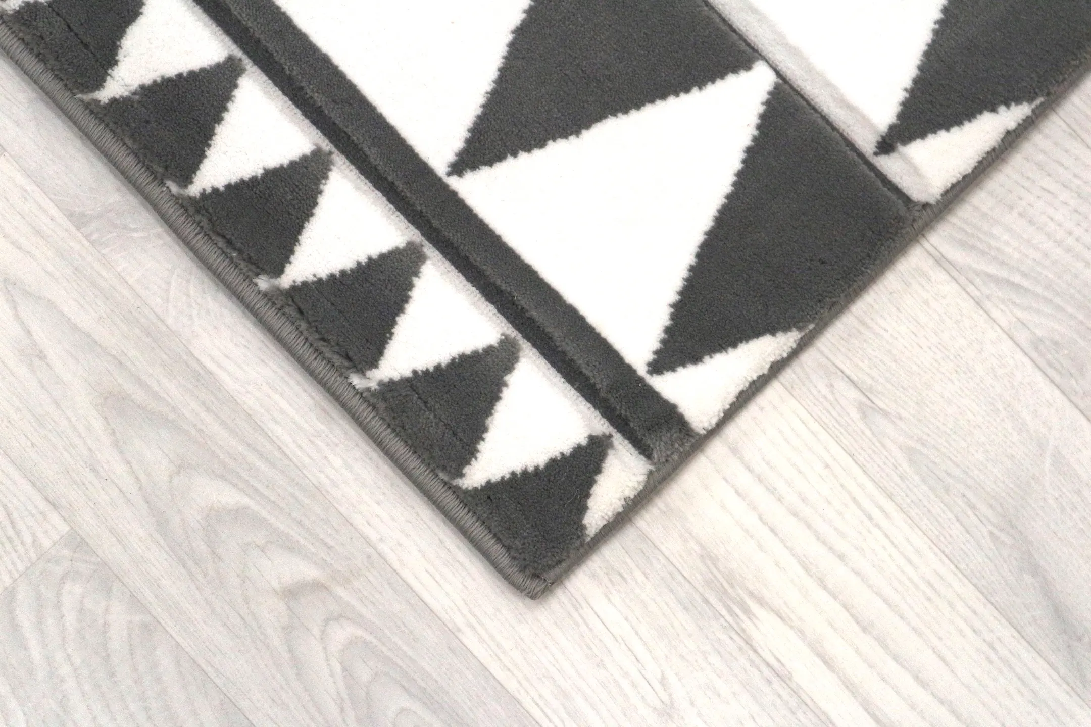 Machine woven rug -  FAU000075 AB