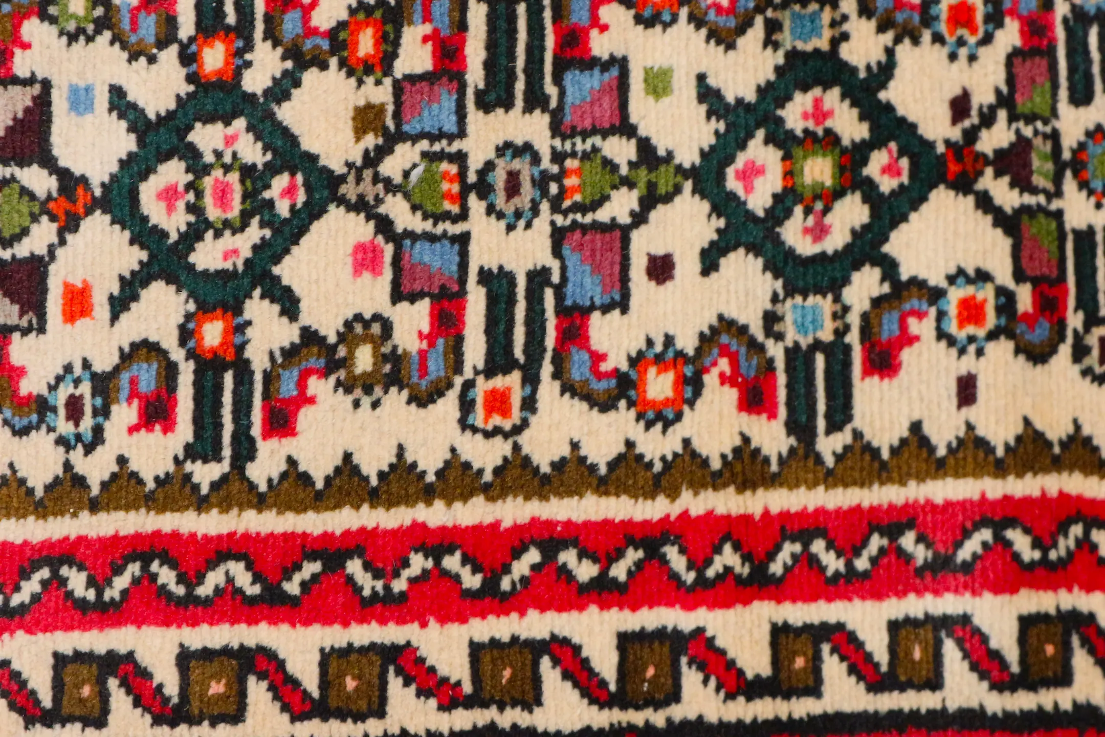 Persian Hoseinabad Rug HOS042000 200 x 72