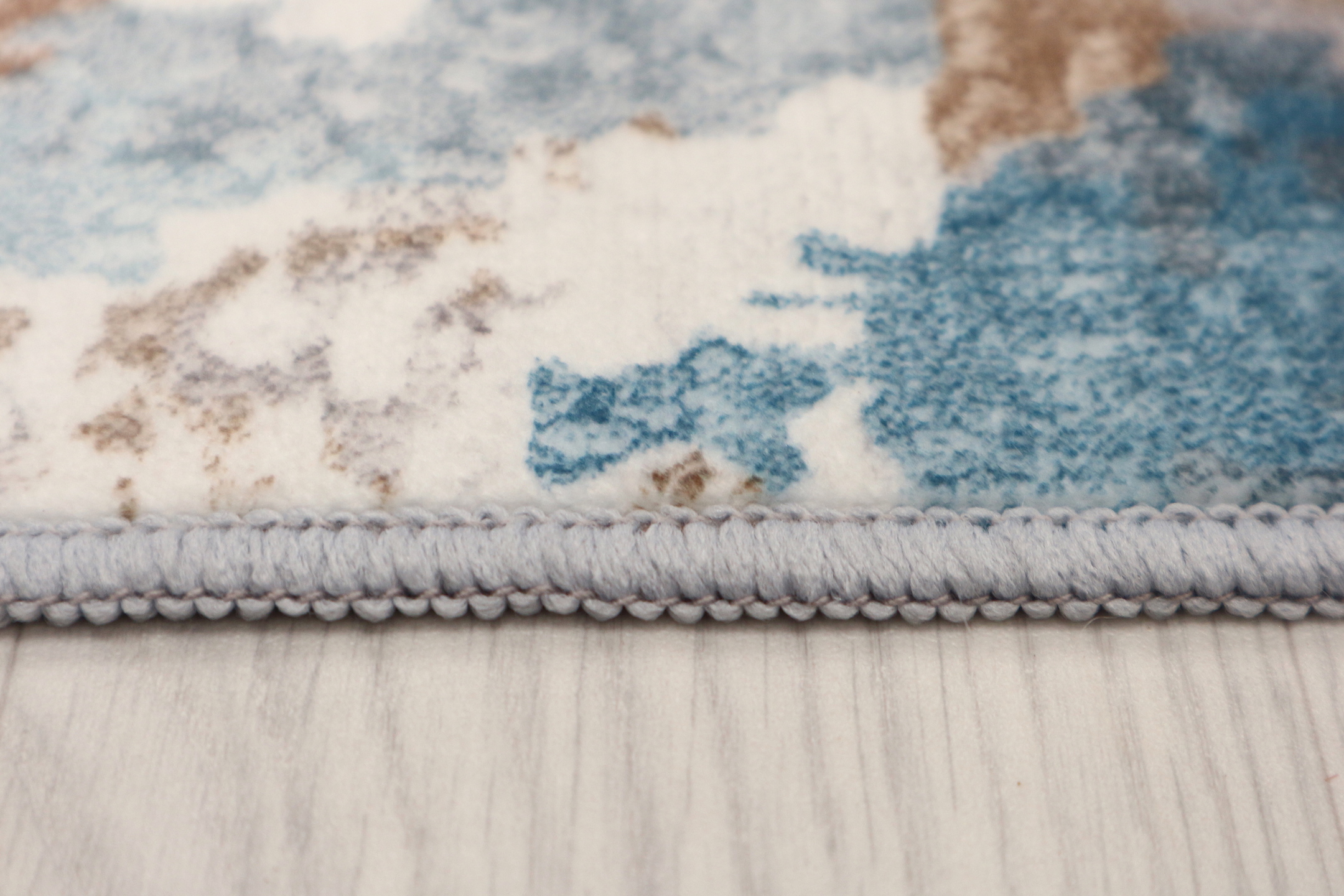Machine woven Kaydon washable rug NWA003