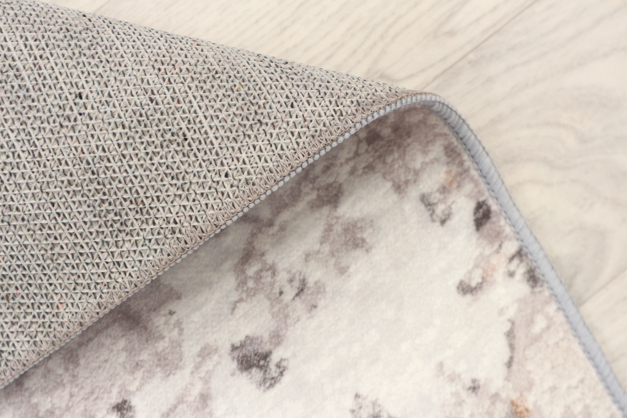 Machine woven Kaydon washable rug NWA004