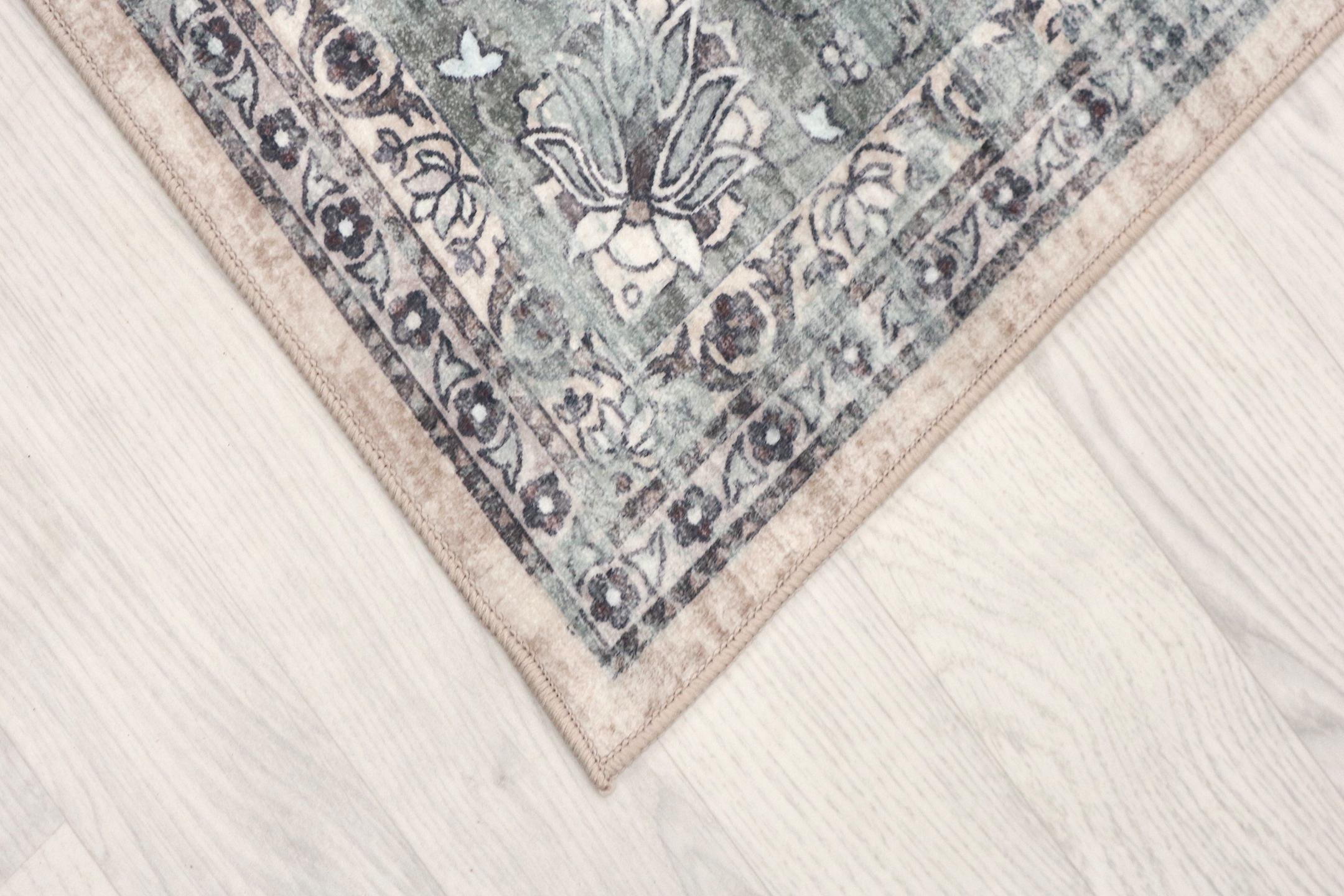 Machine woven Kaydon washable rug NWA009