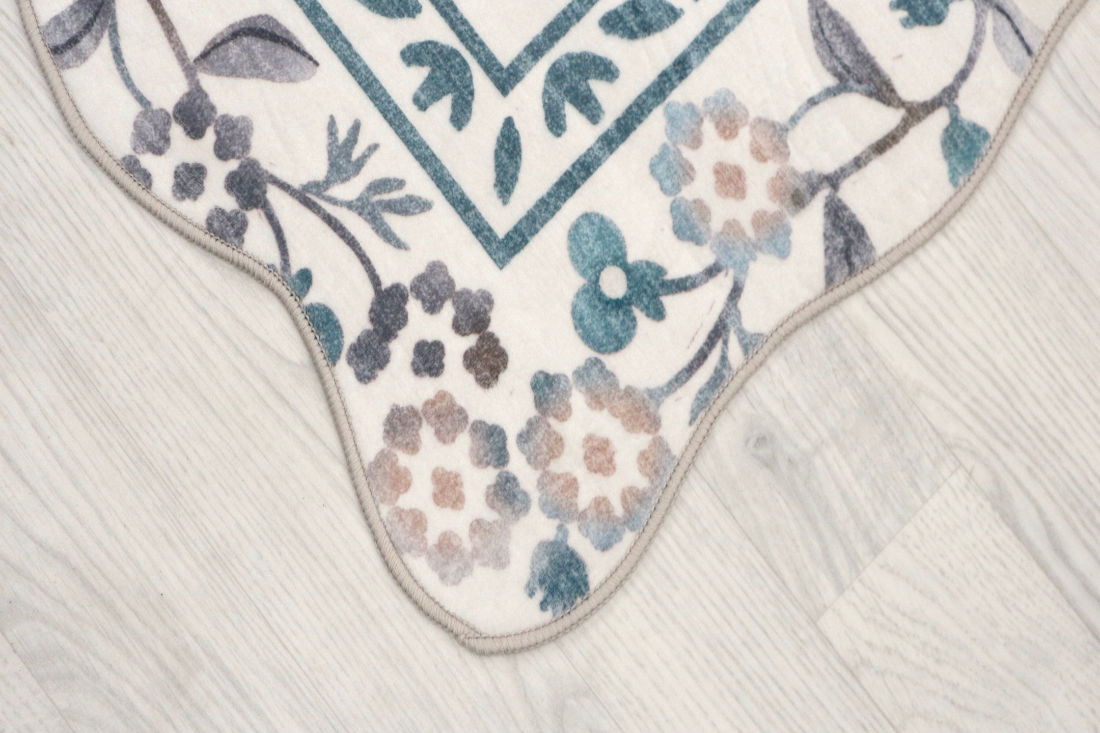 Machine woven Kaydon washable rug NWA011