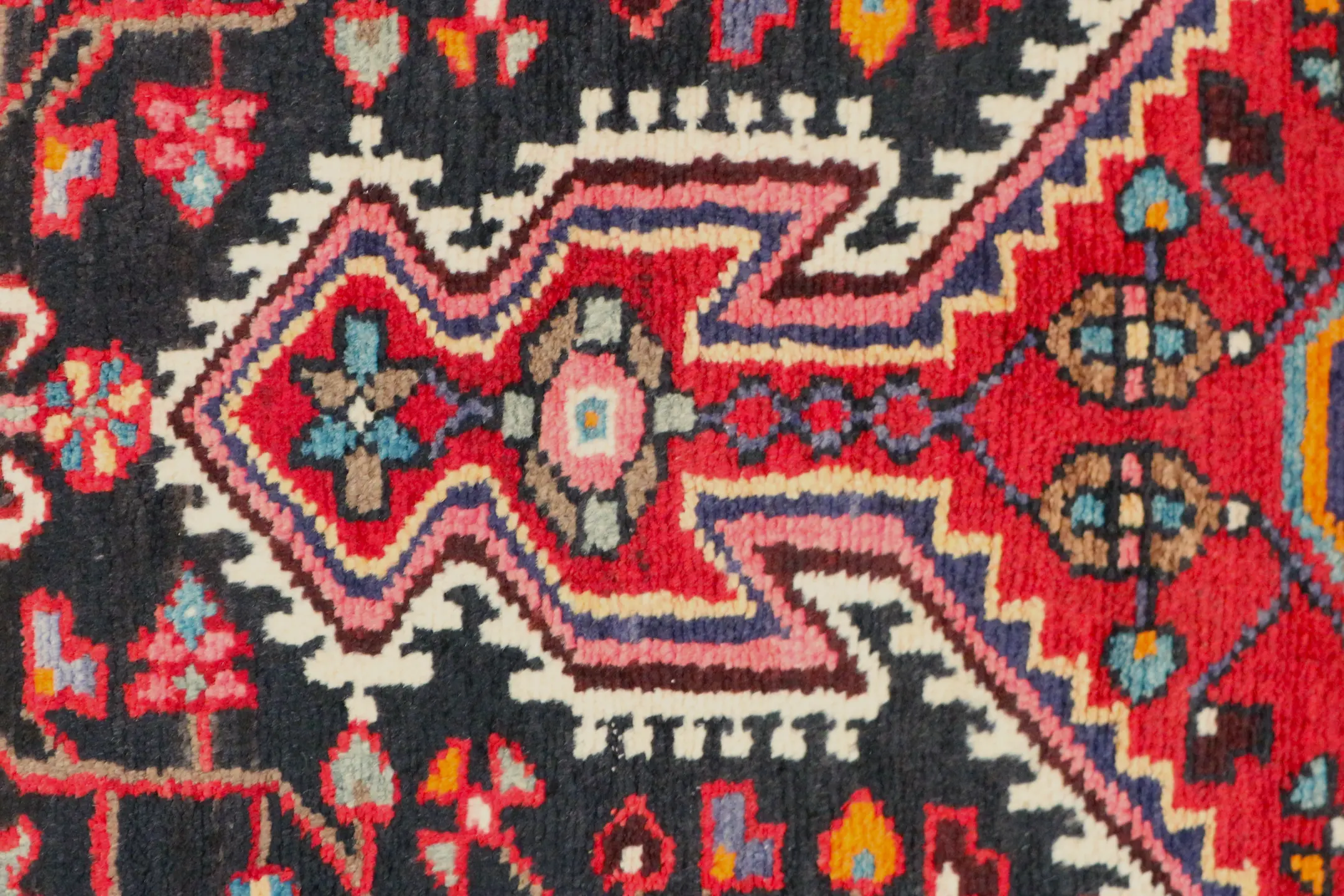 Persian Hamadan Rug HAM019000 241 x 139