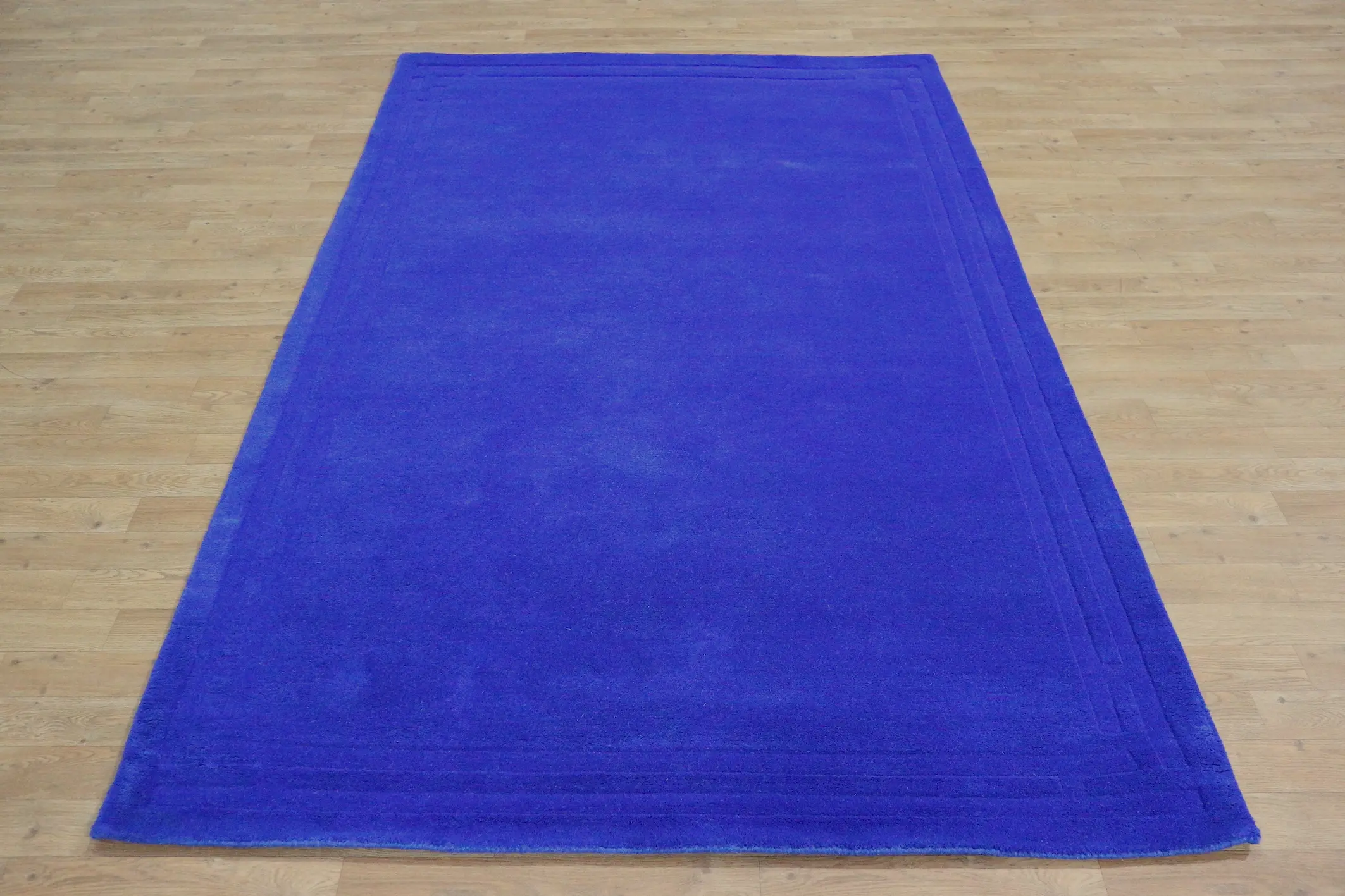 Lippa Plain Carved Rug - Blue - Plain 100% wool rug with carved desig HHM013
