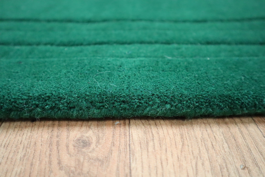 Lippa Plain Carved Rug - Green - Plain 100% wool rug with carved design HHM011
