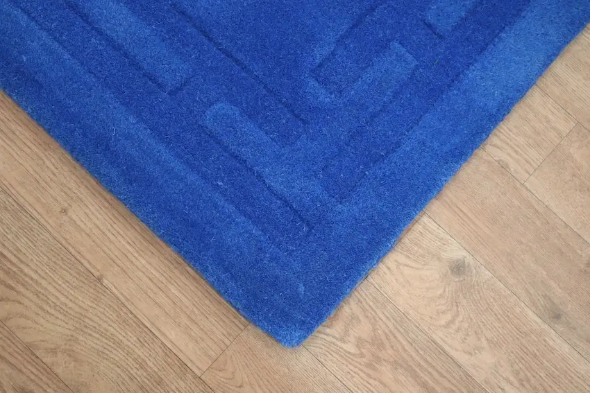 Lippa Plain Carved Rug - Blue - Plain 100% wool rug with carved desig HHM012