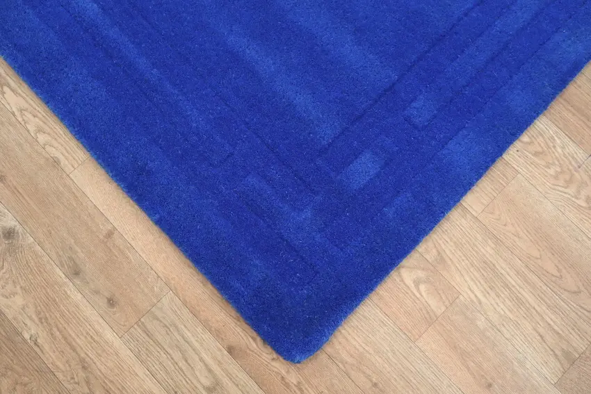 Lippa Plain Carved Rug - Blue - Plain 100% wool rug with carved desig HHM013