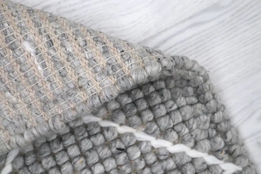 Plaited Rug - Grey - Plain 100% wool rug with Plaited design ILE008