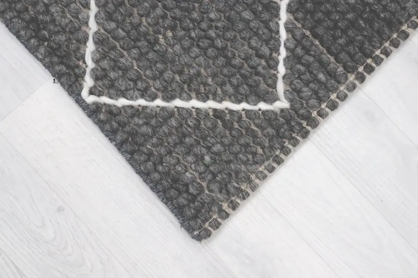 Plaited Rug - Grey - Plain 100% wool rug with Plaited design ILE009