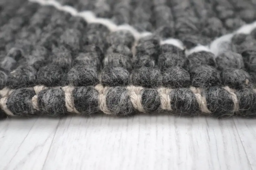 Plaited Rug - Grey - Plain 100% wool rug with Plaited design ILE009