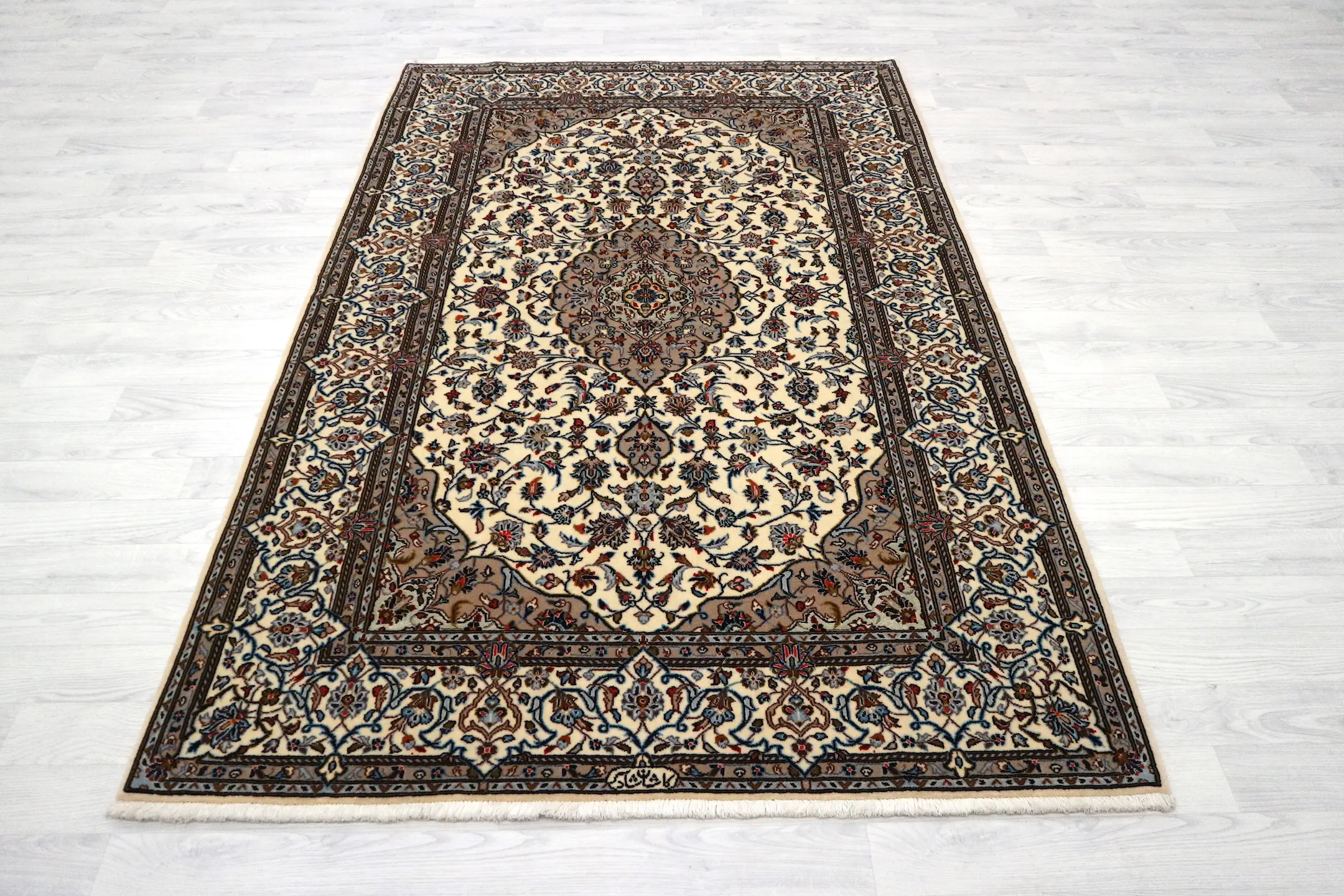 Persian Heriz Rug KES020F44 222x144