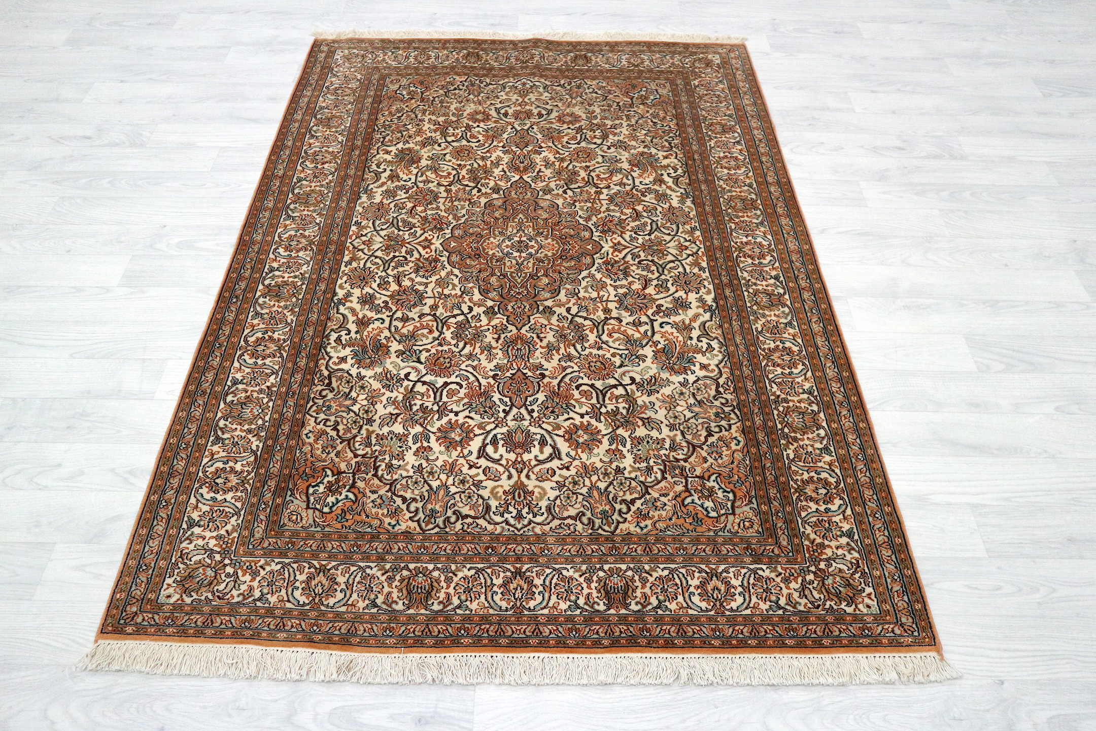 Kashmir Silk Rug KSK018075 180x/123