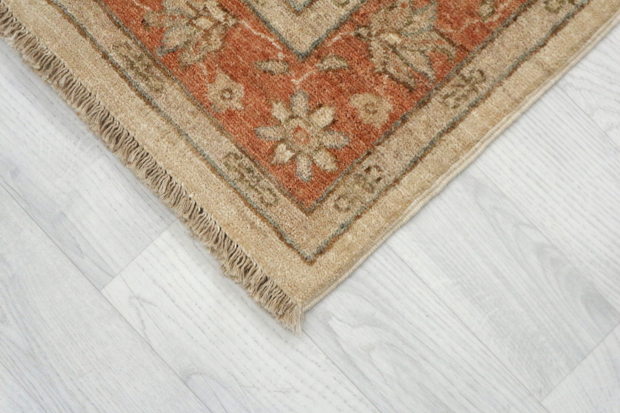 Afghan Veg Dye Rug AVE008082 117x82