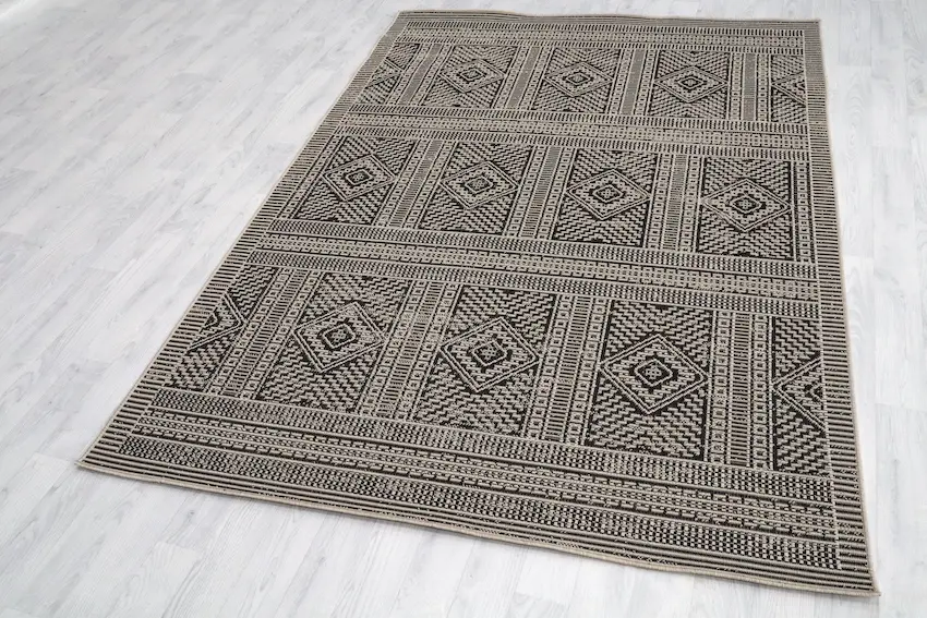 Outdoor rug - Neutral & Black - Pillar Design ZBR001