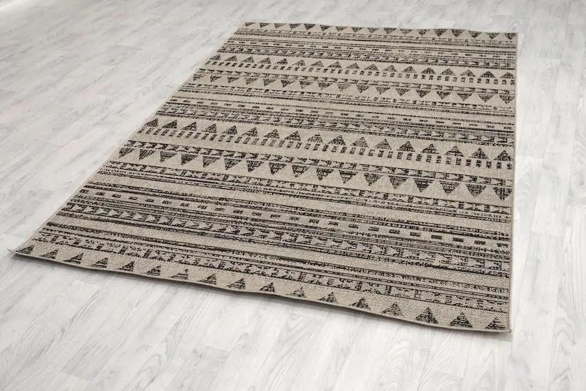 Outdoor rug - Neutral & Black - Aztec Design ZBR003
