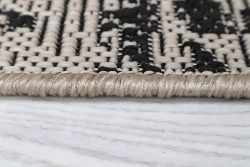 Outdoor rug - Neutral & Black - Aztec Design ZBR003