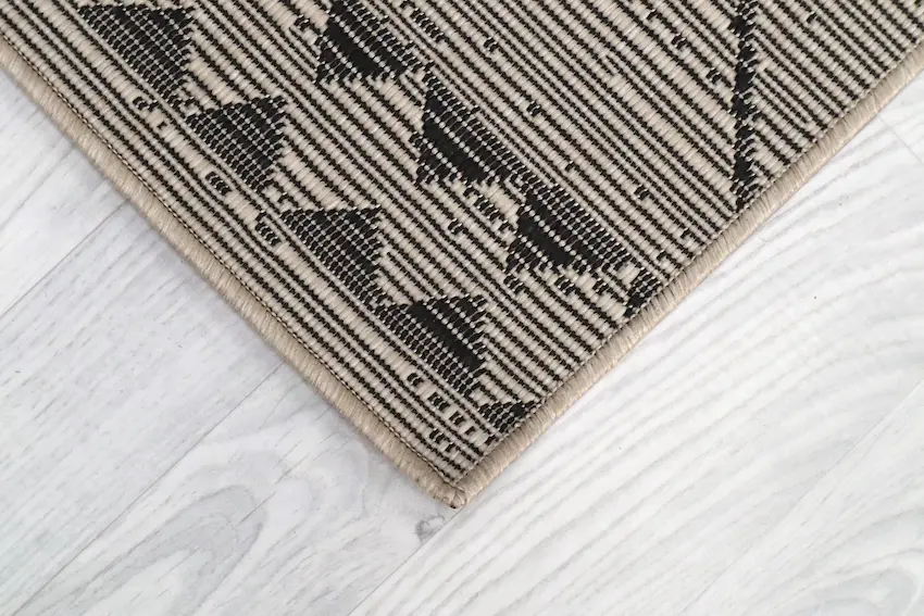 Outdoor rug - Neutral & Black - Aztec Design ZBR004