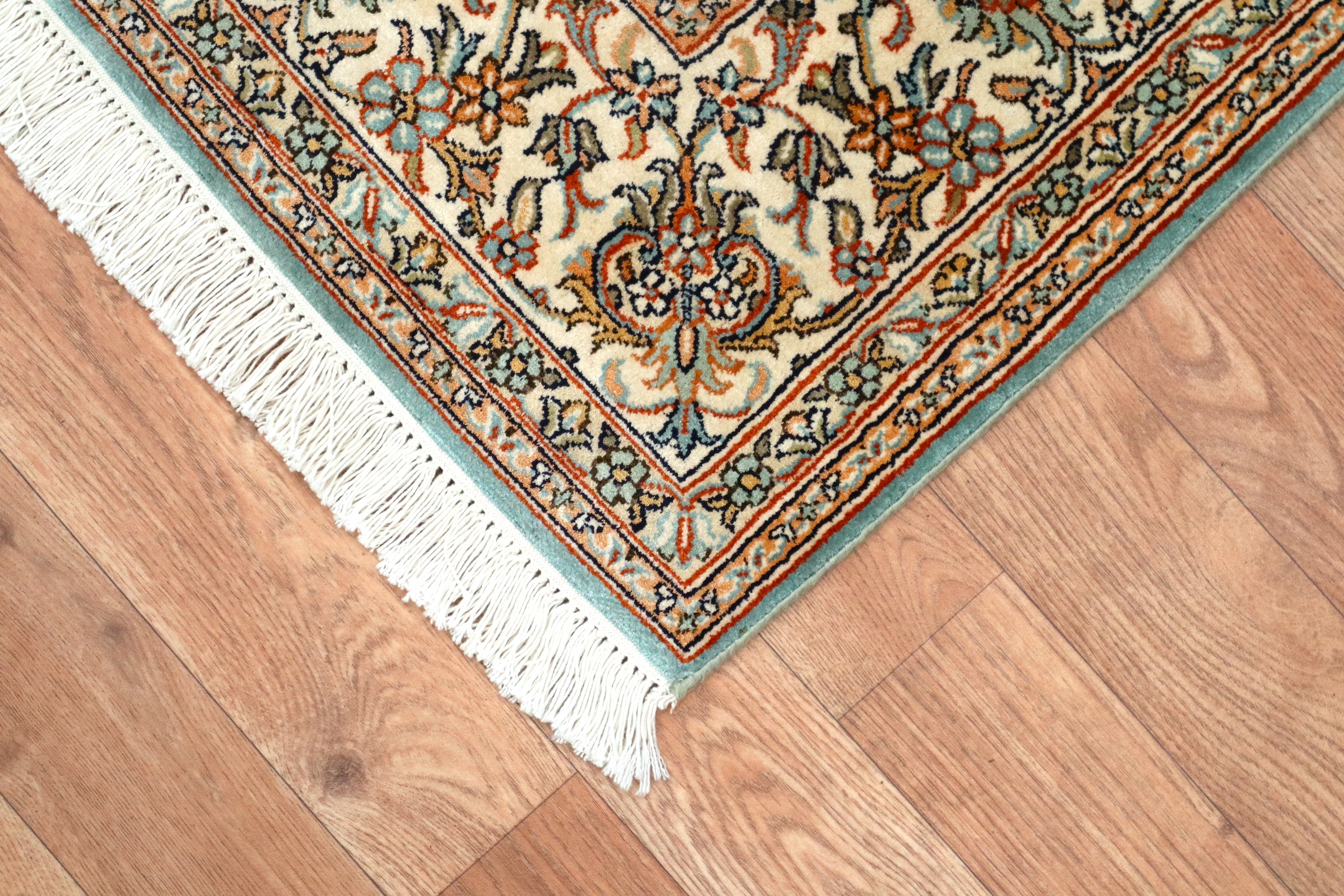 Kashmiri Silk Rug KSK018099 186 x 125