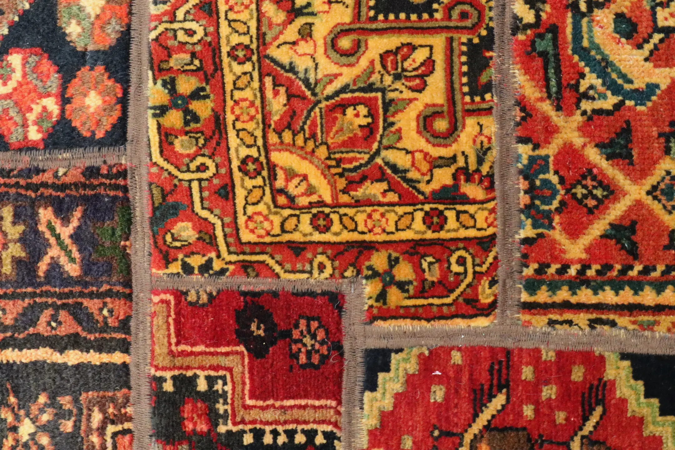 Persian Patchwork Rug PER027PAT 353x250