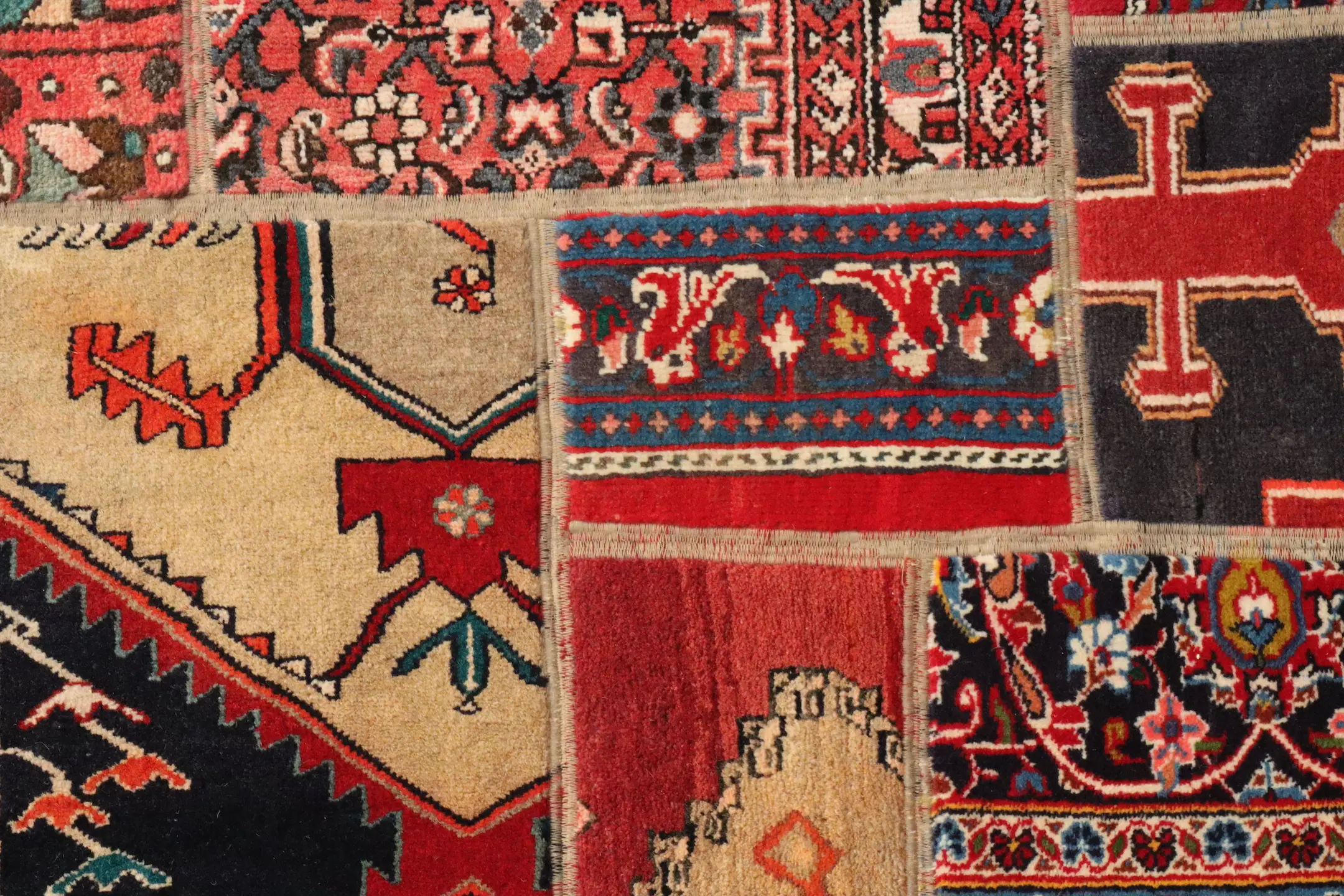 Persian Patchwork Rug PER023PAT 313x203