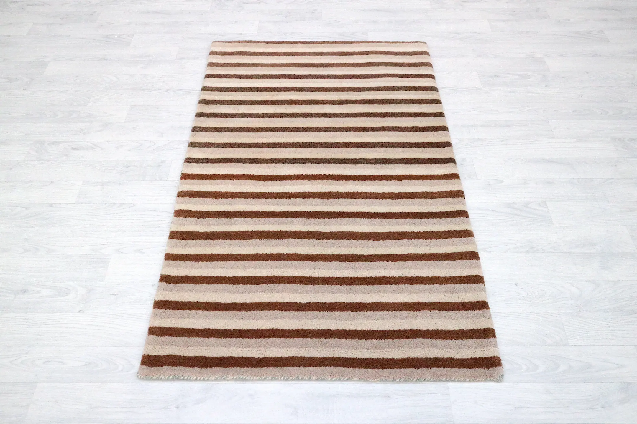 Modern Rug HFS013000 152 X 91 Q