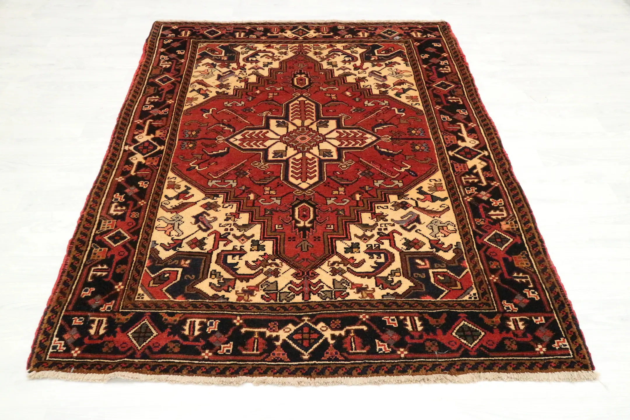 Persian Heriz Rug HER019000 195 X 147